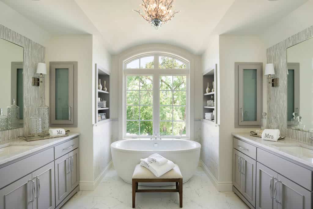 44 Beautiful Style Inspirations For Your Master Bathroom Home