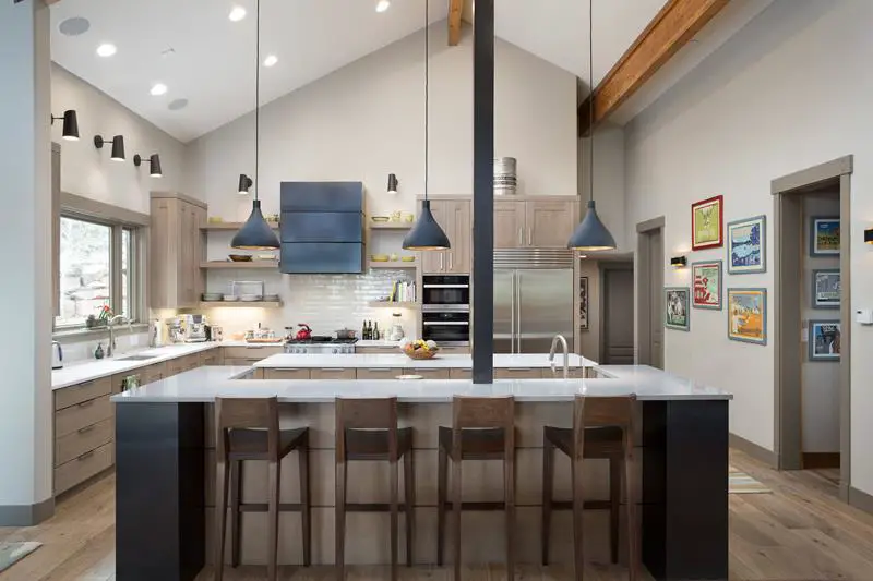 Kitchens With Vaulted Ceilings, Tall Kitchen Cabinets In Vaulted Ceiling