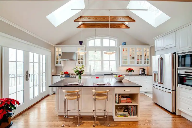 40 Stunning Kitchens With Vaulted Ceilings Photo Gallery Home Awakening - Vaulted Ceiling Kitchens Pictures