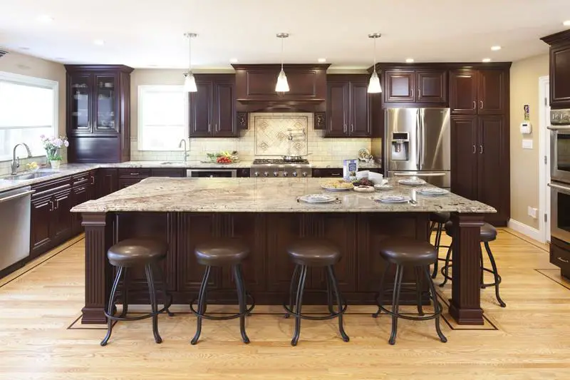 Matching Hardwood Island