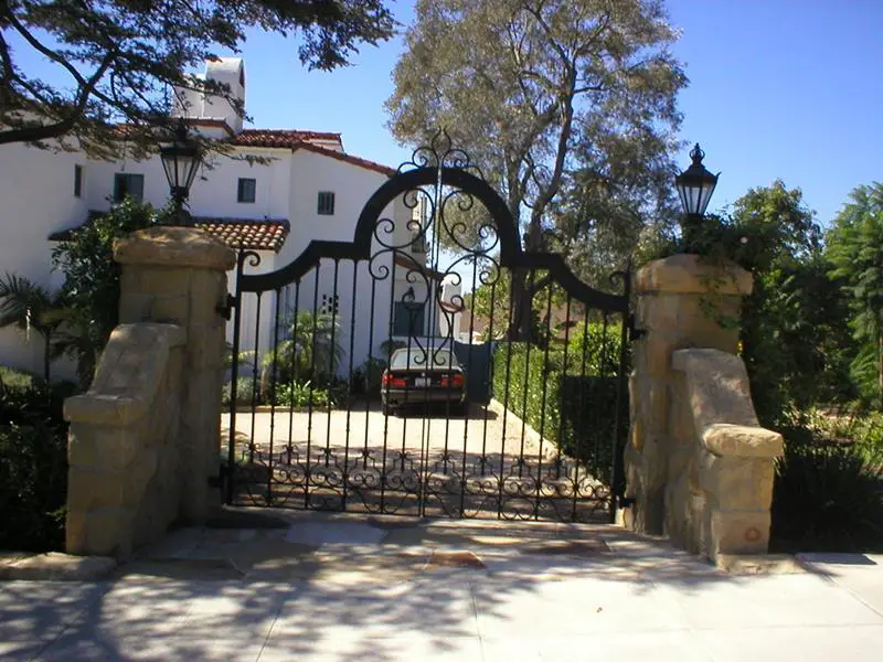 Stone Column Style