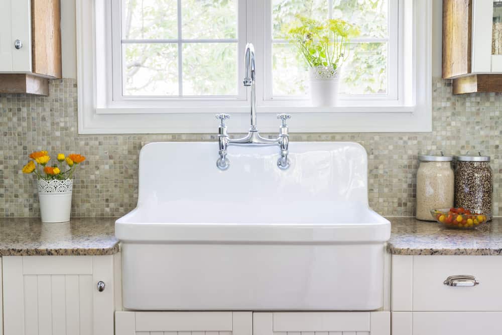 white porcelain sink