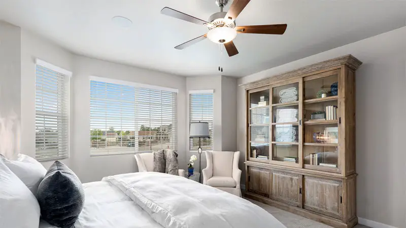what size ceiling fan for bedroom